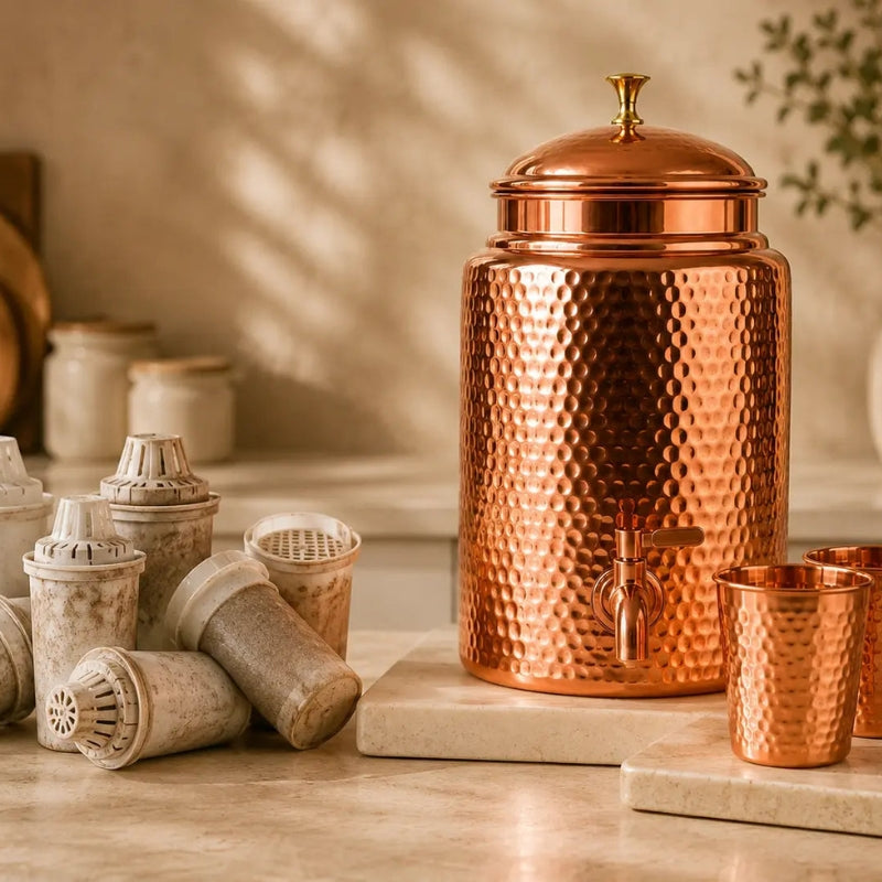 Distributeur en cuivre et cartouches filtrantes usagées