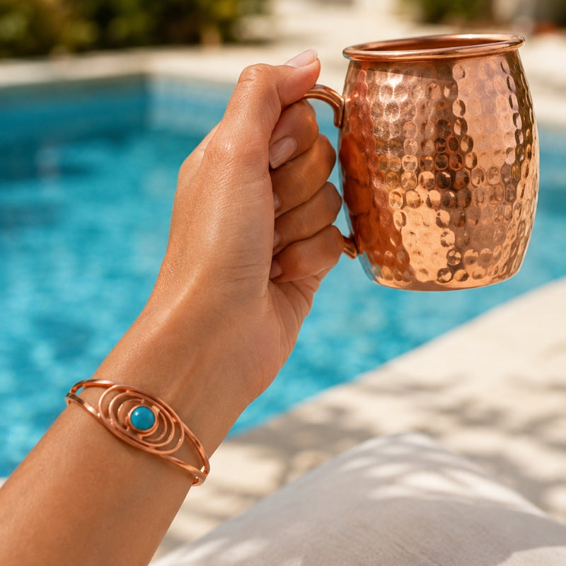 Cliente portant le bracelet Azura